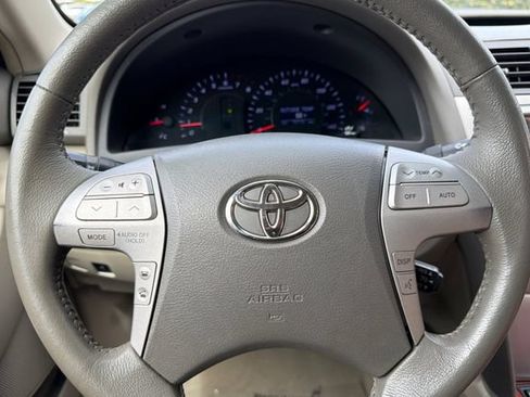 Used 2011 Toyota Camry XLE w/ SE/XLE Extra-Value Pkg FWD image 26