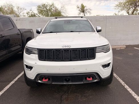 Used 2017 Jeep Grand Cherokee Limited w/ Luxury Group II AWD/4WD image 3