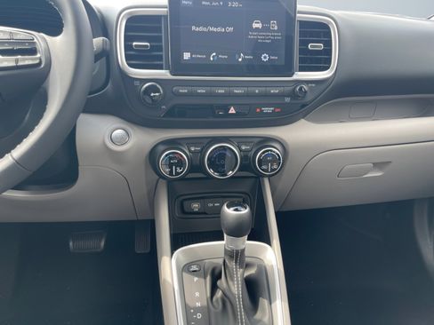 New 2025 Hyundai Venue SEL image 12