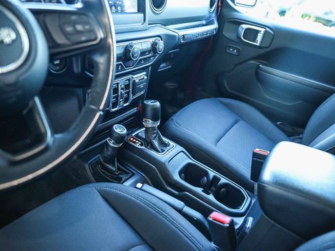 Used 2021 Jeep Wrangler Unlimited Sport image 25