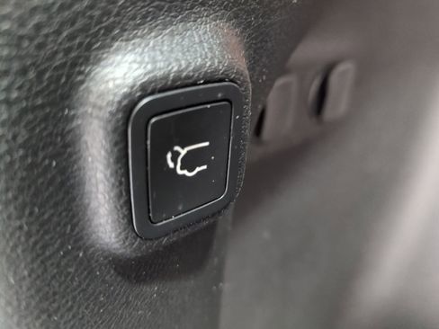 Used 2019 Jeep Cherokee Trailhawk AWD/4WD image 13