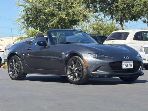 Used 2016 MAZDA MX-5 Miata Club RWD image 10