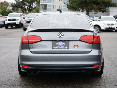 Used 2017 Volkswagen Jetta GLI image 4
