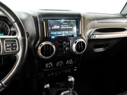 Used 2016 Jeep Wrangler Unlimited Sahara w/ Dual Top Group AWD/4WD image 32