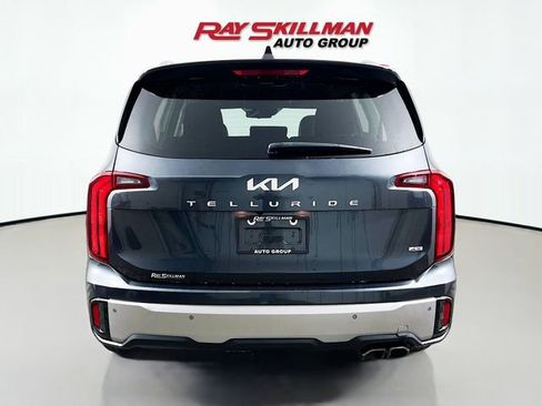 Used 2023 Kia Telluride S image 6