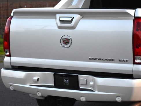Used 2007 Cadillac Escalade EXT w/ Climate Package image 18