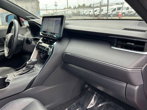 Used 2021 Toyota Venza XLE w/ Softex Package image 26