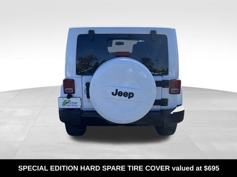 Used 2014 Jeep Wrangler Unlimited Sahara image 7