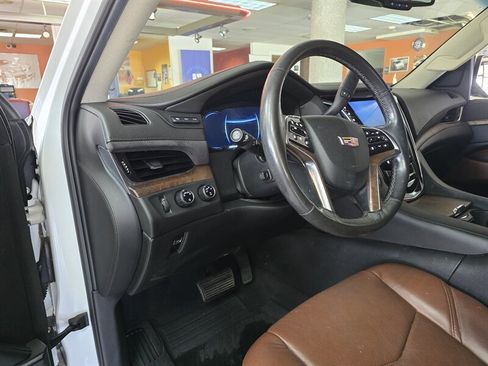 Used 2016 Cadillac Escalade ESV Premium AWD/4WD image 8