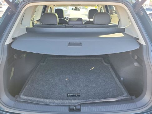 Used 2019 Volkswagen Tiguan SEL AWD/4WD image 9
