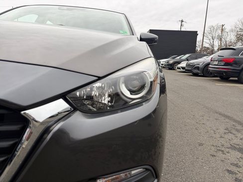 Used 2018 MAZDA MAZDA3 Touring image 26