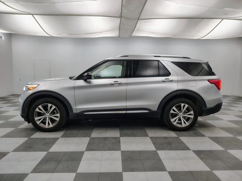Certified 2020 Ford Explorer Platinum w/ Premium Technology Package AWD/4WD image 4