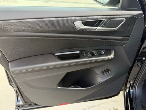 New 2026 Volkswagen Atlas Cross Sport SEL R-Line image 11