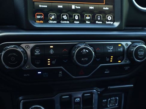 Used 2022 Jeep Wrangler Unlimited Sahara w/ Cold Weather Group image 20