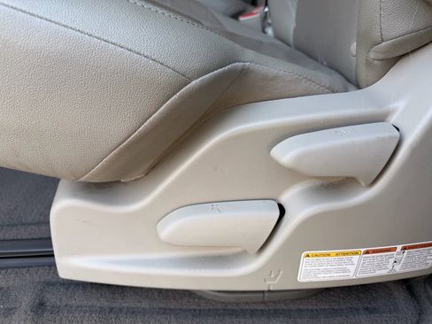 Used 2015 Toyota Sienna XLE Premium image 17