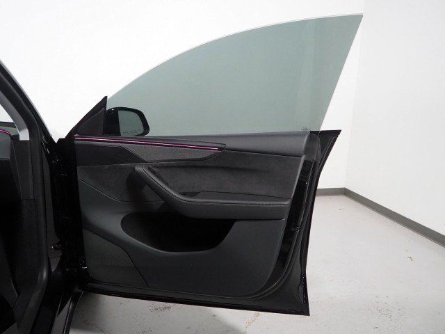 Used 2026 Tesla Model Y Long Range RWD image 64