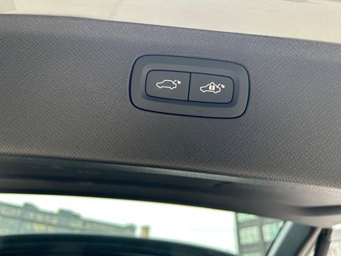 Certified 2025 Volvo XC90 B5 Plus image 16