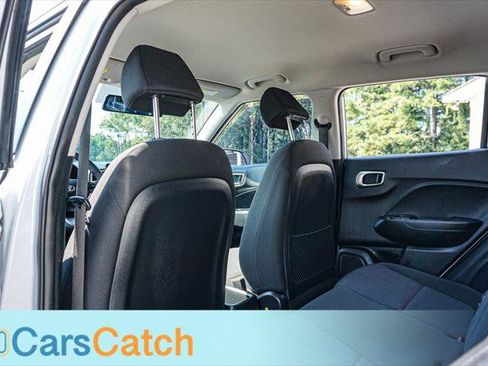 Used 2022 Hyundai Venue SE FWD image 34