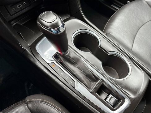 Used 2019 Chevrolet Equinox Premier FWD image 17