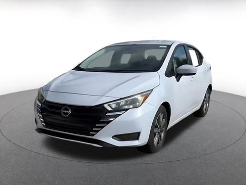 Used 2025 Nissan Versa SV FWD image 7