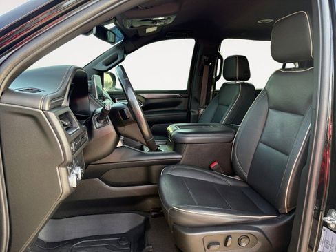 Used 2022 GMC Yukon XL SLT image 2