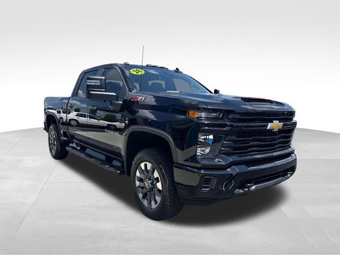 Used 2024 Chevrolet Silverado 2500 Custom w/ Custom Value Package AWD/4WD image 8
