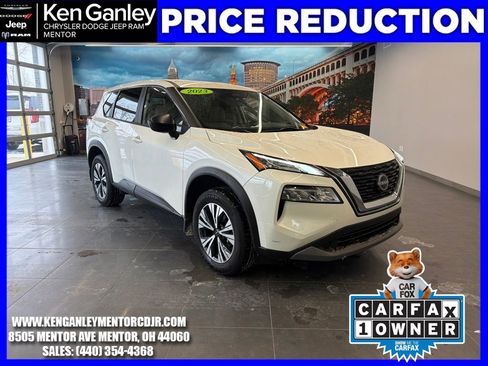 Used 2023 Nissan Rogue SV image 1