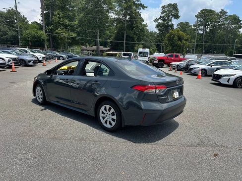 Used 2025 Toyota Corolla LE FWD image 6