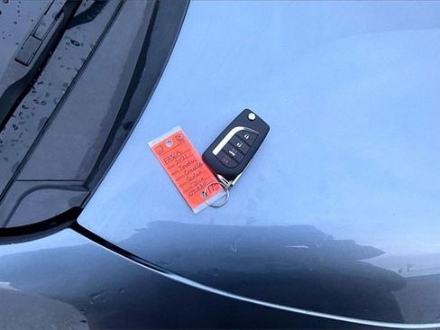 Used 2021 Toyota Corolla SE w/ Carpet Mat Package (TMS) image 10