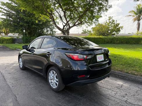 Used 2018 Toyota Yaris iA FWD image 4