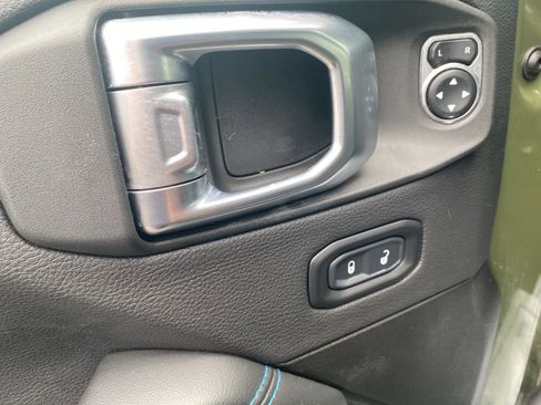 Used 2024 Jeep Wrangler High Altitude AWD/4WD image 21
