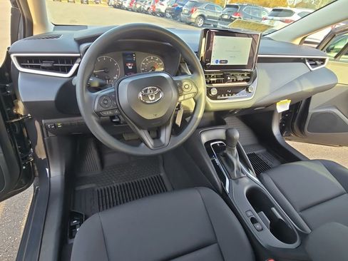 Used 2025 Toyota Corolla LE image 16