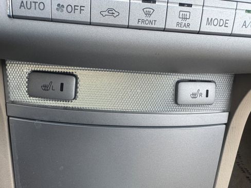 Used 2005 Toyota Solara SLE image 20