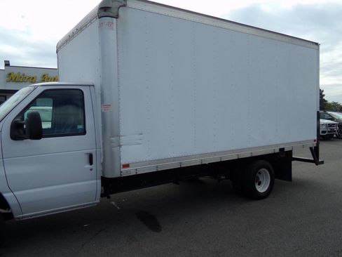 Used 2017 Ford E-450 and Econoline 450 Super Duty w/ Power Windows & Locks Group image 47