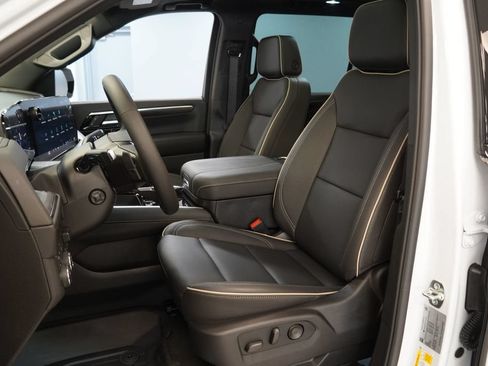 New 2026 Chevrolet Suburban Premier w/ Sun And Tow Package AWD/4WD image 3