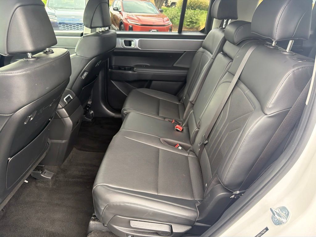 Used 2026 Hyundai Santa Fe SEL AWD/4WD image 18