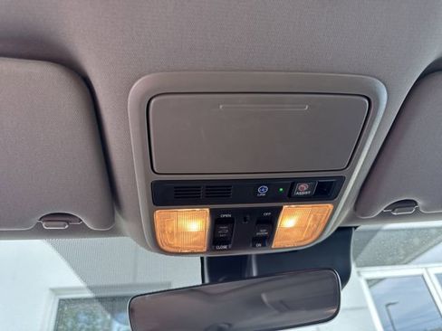 Used 2021 Honda Pilot Touring image 27