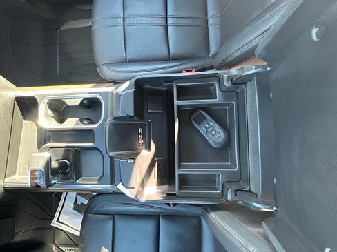 Used 2022 Chevrolet Silverado 1500 High Country w/ Technology Package image 10