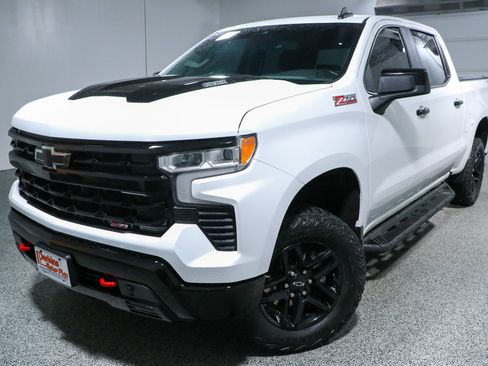 Used 2024 Chevrolet Silverado 1500 LT Trail Boss w/ Convenience Package II AWD/4WD image 33