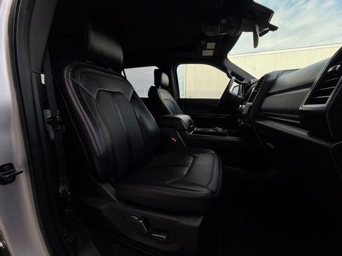 Used 2019 Ford Expedition Limited w/ Equipment Group 301A RWD image 26