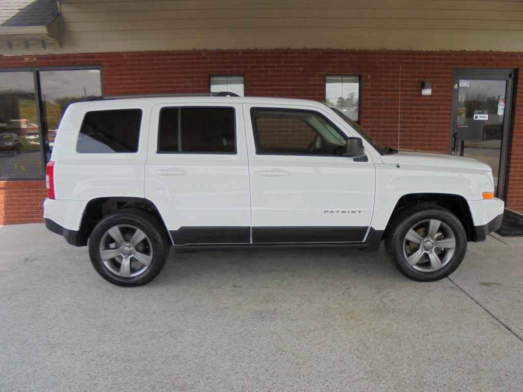 Used 2016 Jeep Patriot Sport w/ Power Value Group FWD image 2