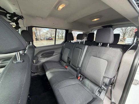 Used 2022 Ford Transit Connect XLT image 16