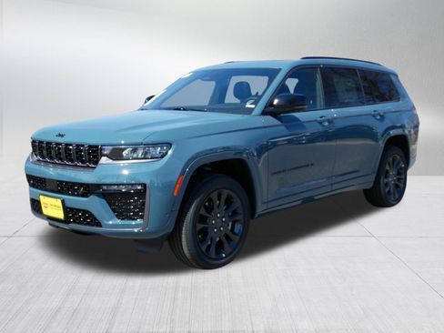 New 2026 Jeep Grand Cherokee L Limited AWD/4WD image 3