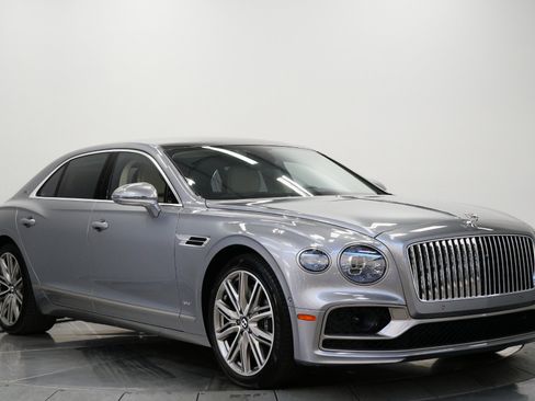 Used 2022 Bentley Flying Spur Plug-In Hybrid image 4
