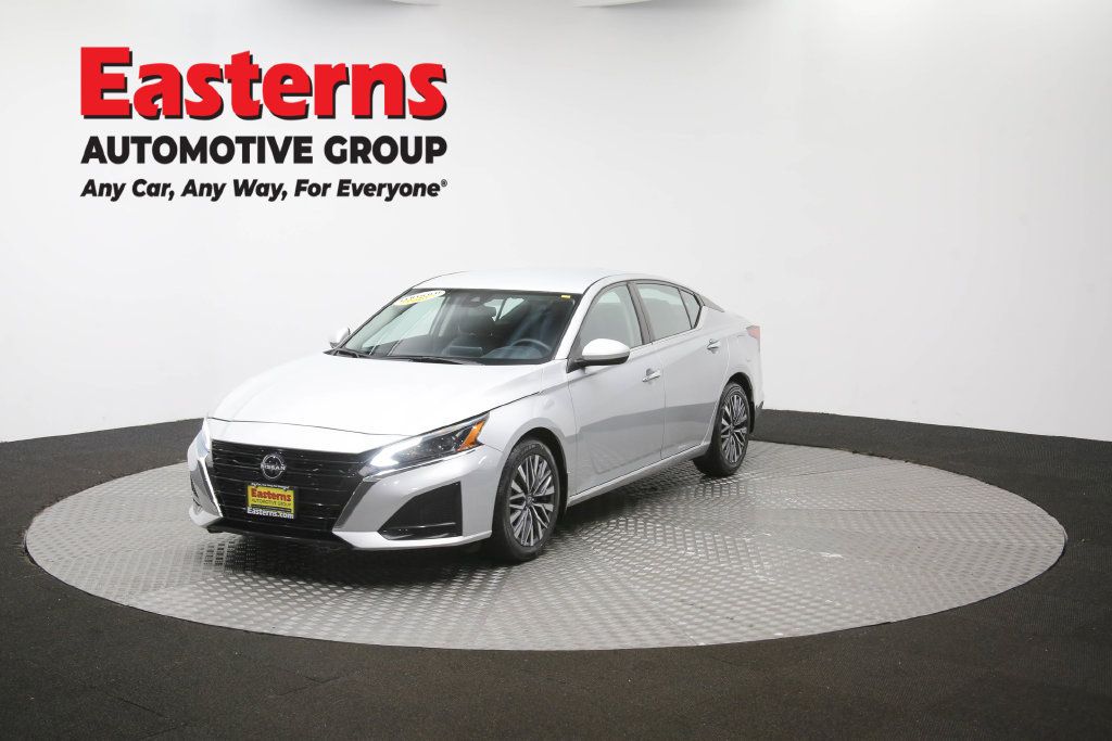 Used 2023 Nissan Altima 2.5 SV FWD image 57