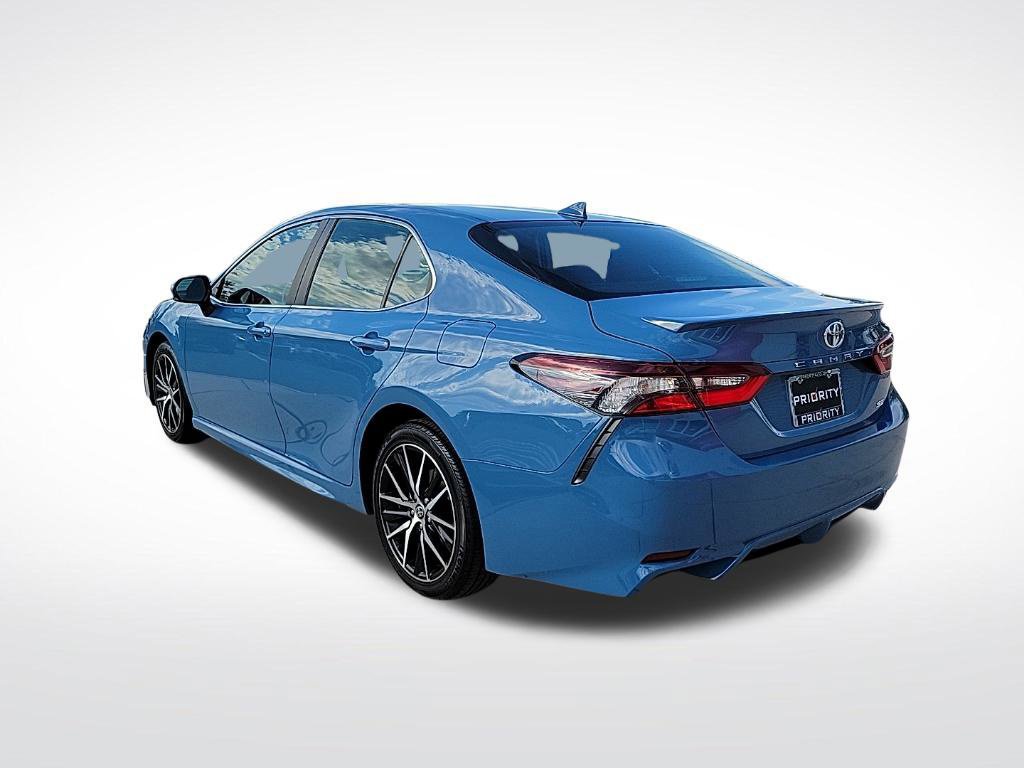 Used 2024 Toyota Camry SE FWD image 3