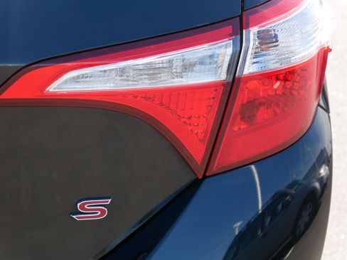 Used 2015 Toyota Corolla S image 17