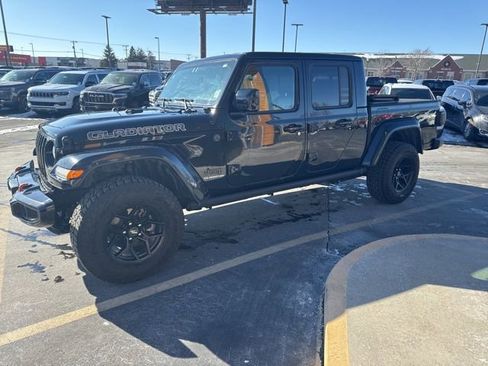 Used 2021 Jeep Gladiator Overland image 3