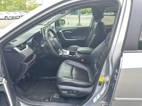 Used 2021 Toyota RAV4 Limited AWD/4WD image 9