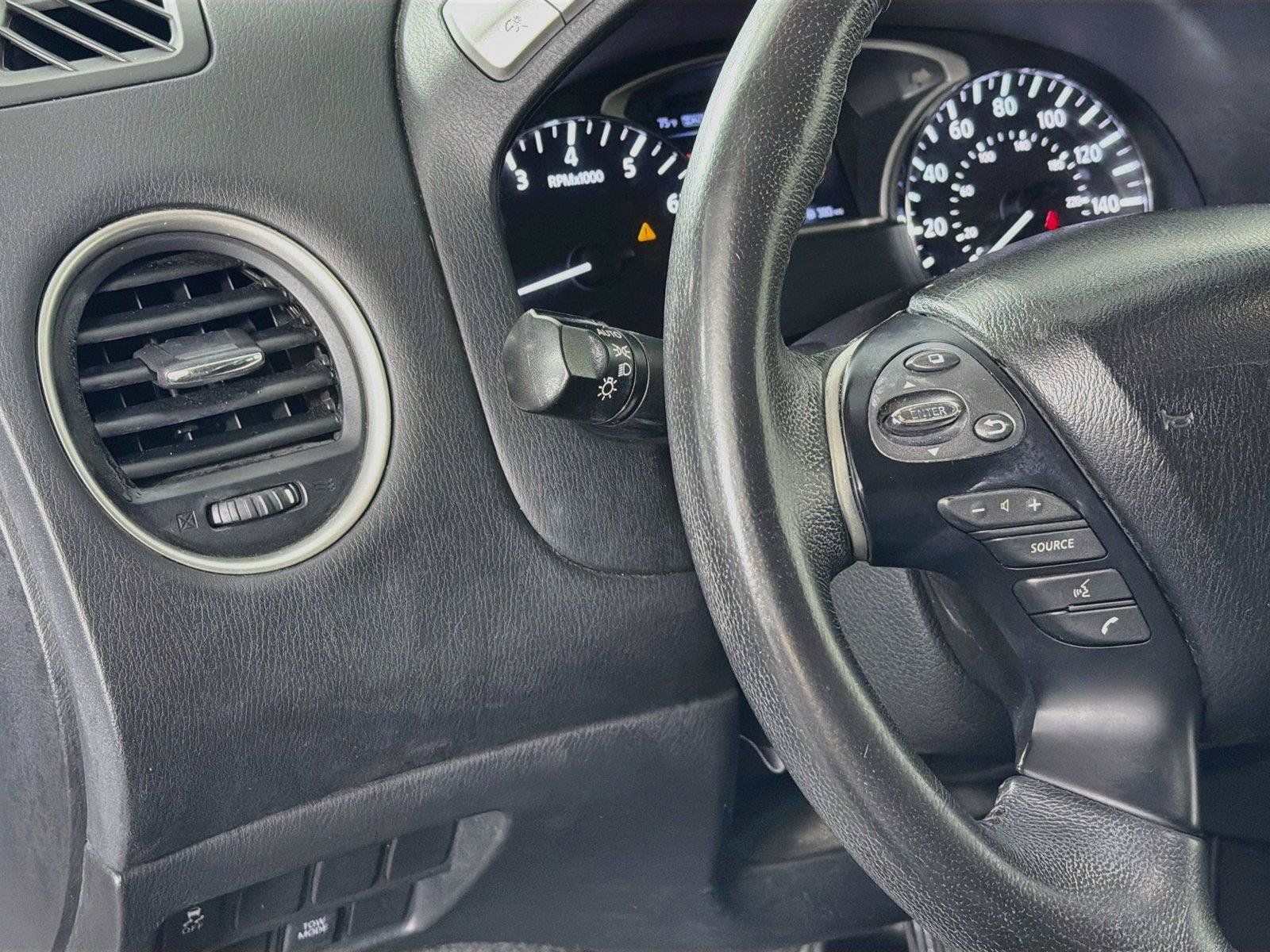 Used 2019 Nissan Pathfinder SV AWD/4WD image 17